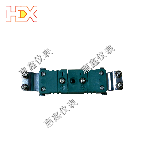 K����ɫ�ȵ�żС���ͷ