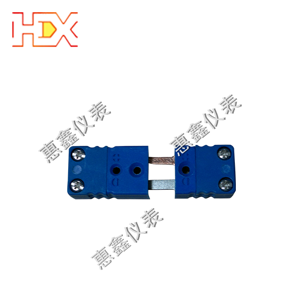 T����ɫ�ȵ�ż����ͷ С